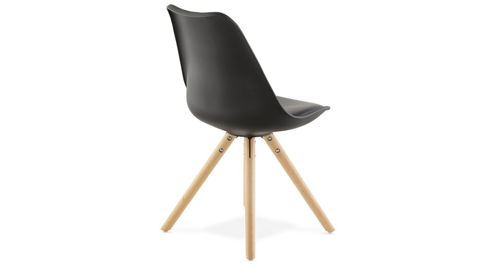 Chaise blanche au design scandinave et pieds inclinés bois clair Lou