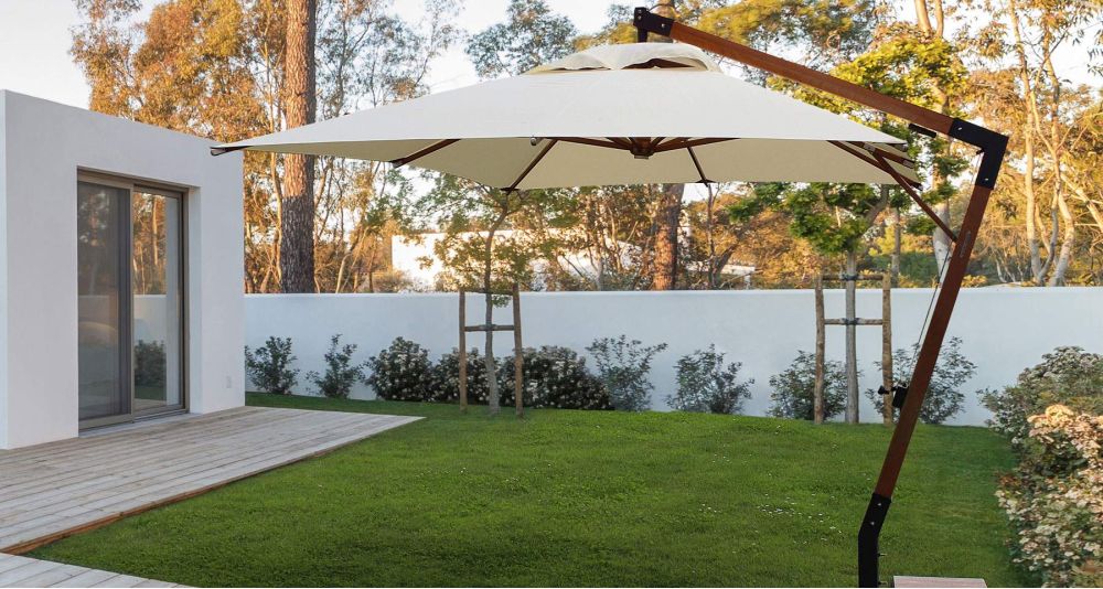 Parasol déporté écru en bois haut de gamme Capua