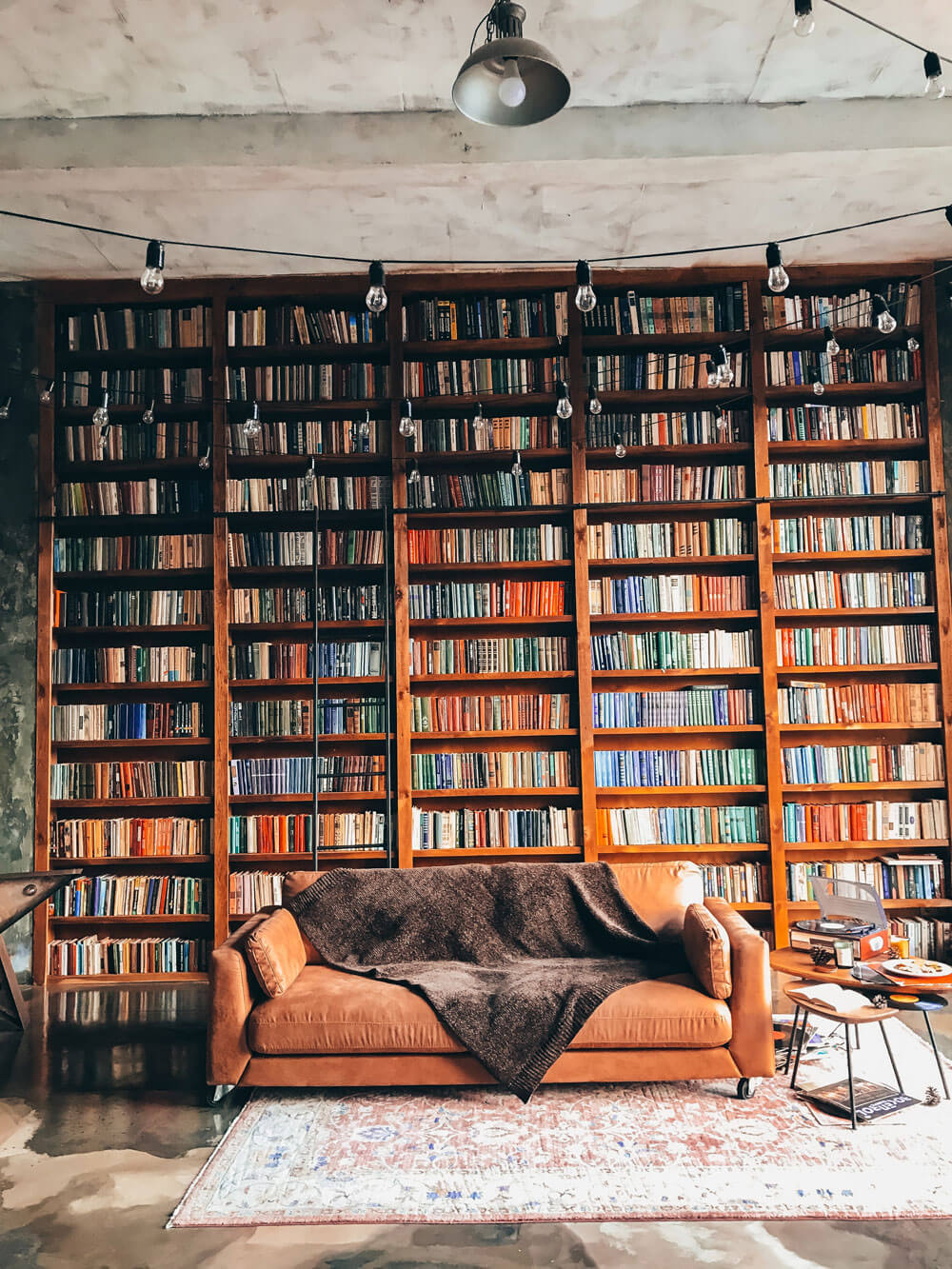 Une bibliothèque originale pour votre salon ! ? Blog BUT